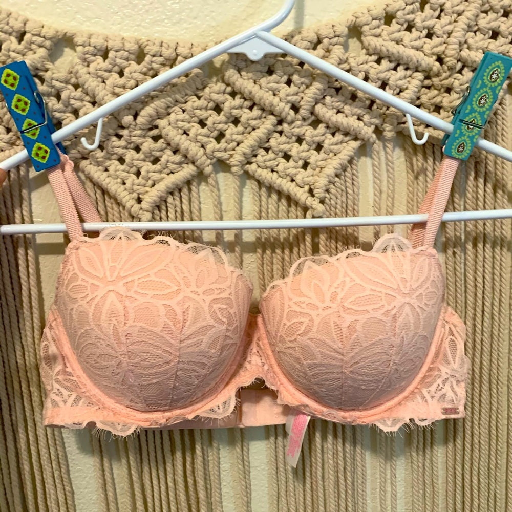 SOLD New Victoria’s Secret PINK Bra 36C
